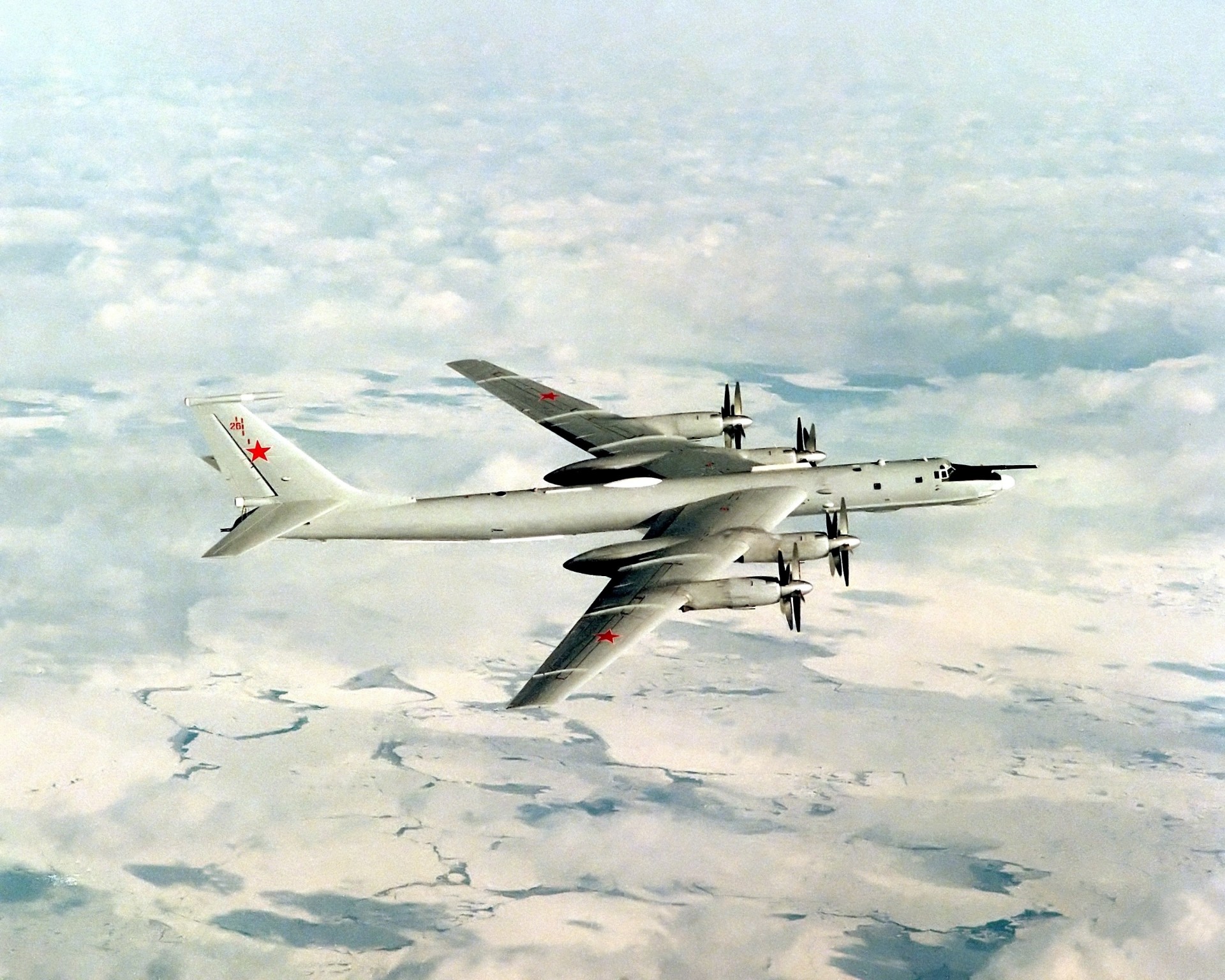 cielo arte soviético tu-95 avión