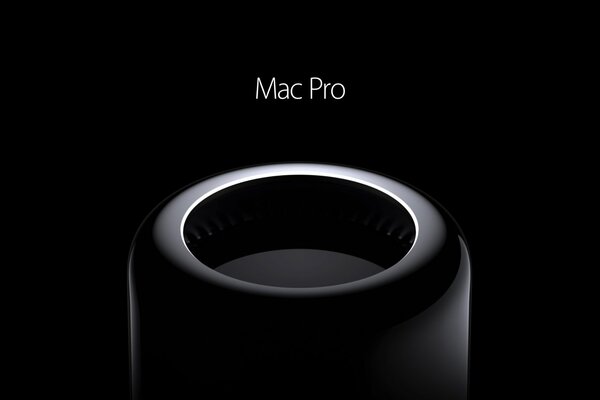 Stilvolle Mac pro-Lautsprecher auf schwarzem Hintergrund