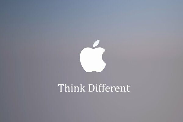 El eslogan de Apple-think different sobre un fondo gris