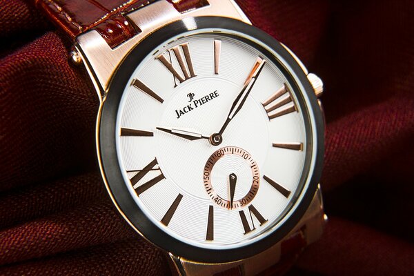 Métal rouge horloge Jack pierre