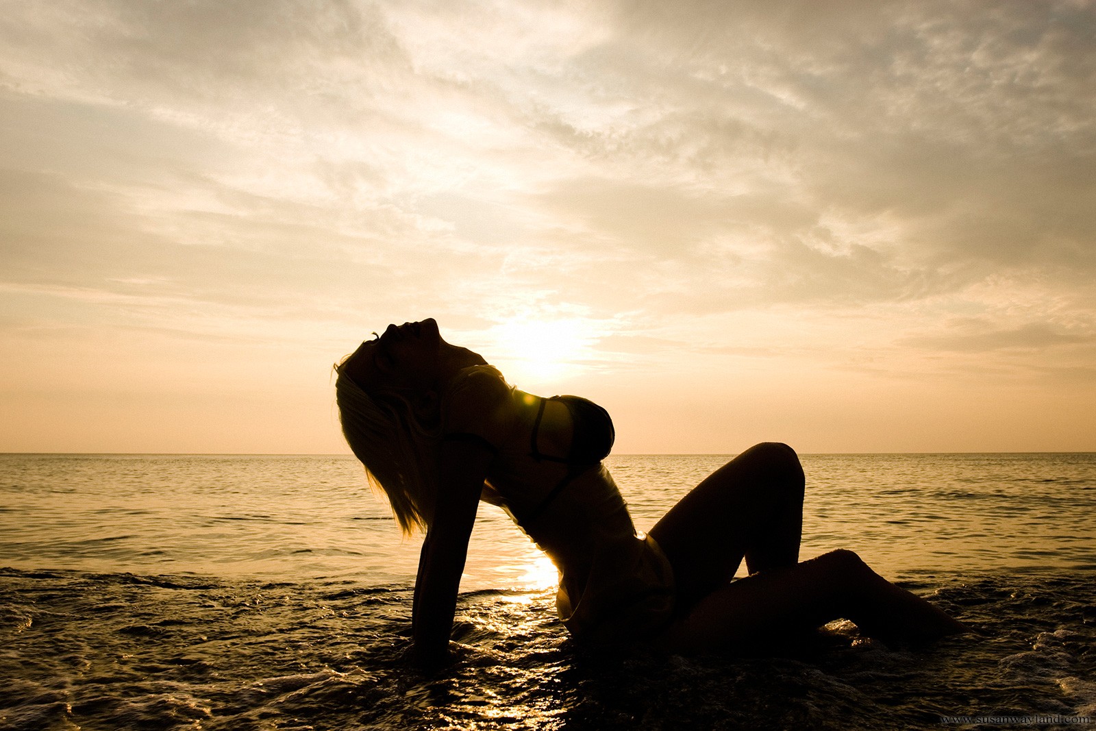 susan wayland mädchen strand meer sonnenuntergang