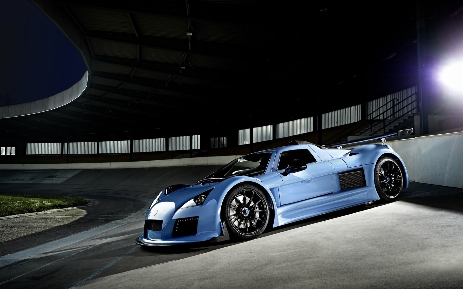 coche 2011 apolo gumpert