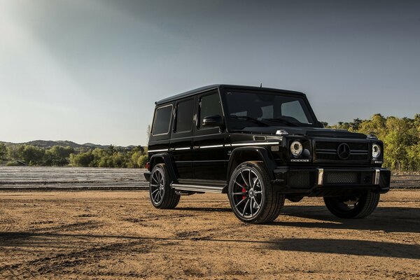 Black mercedes benz SUV