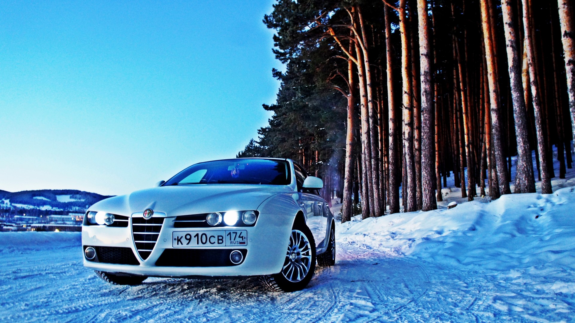 coche romeo alfa ruedas