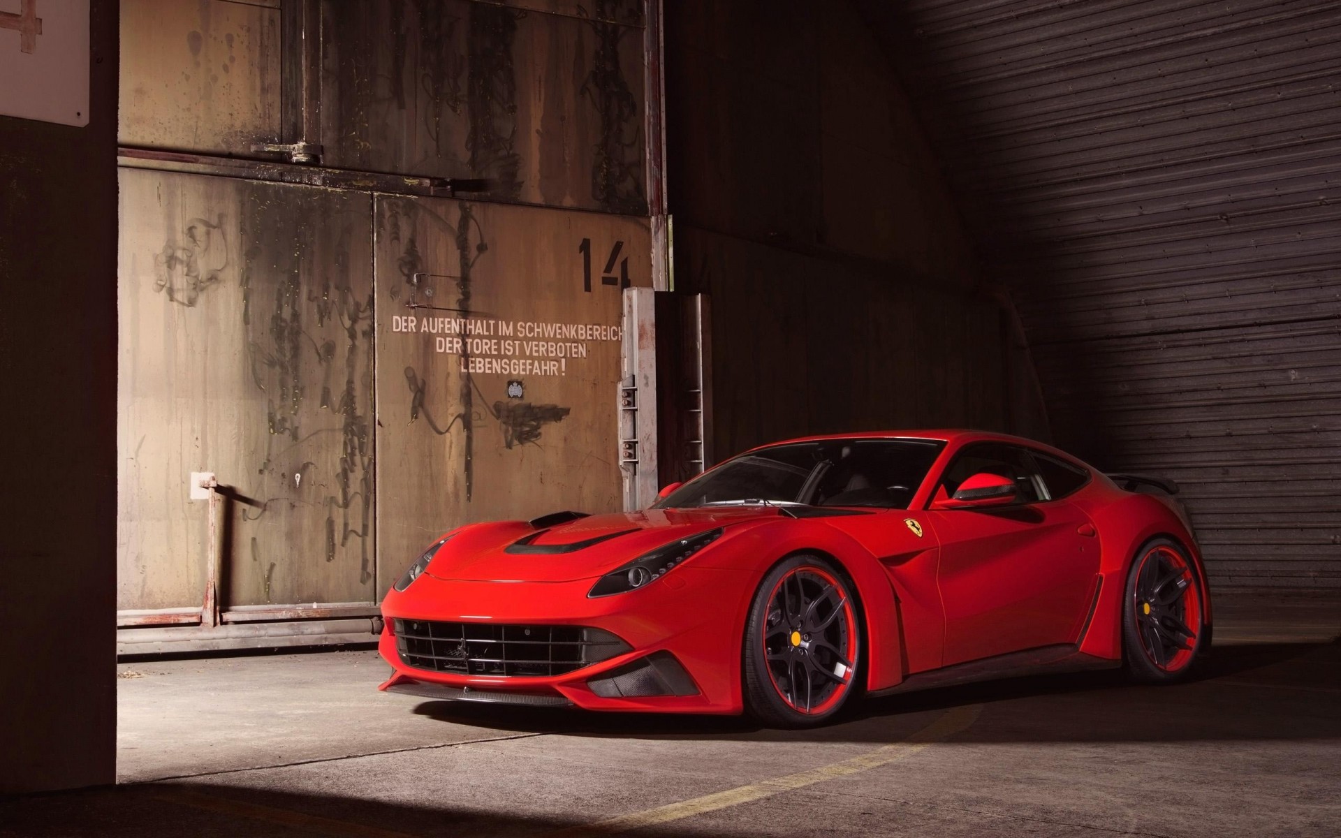 voiture 2014 rouge ferrari