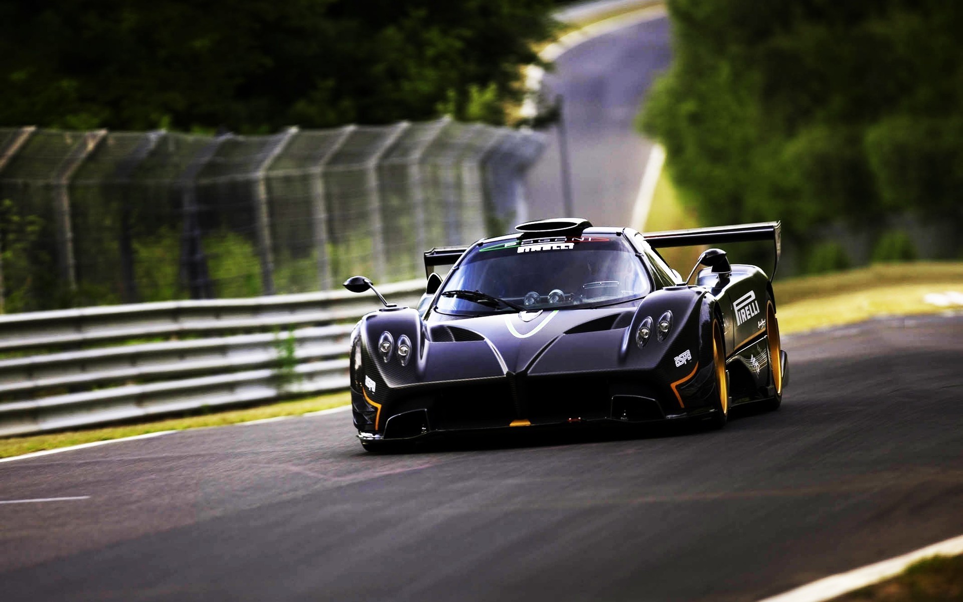 voiture pagani zonda gris route