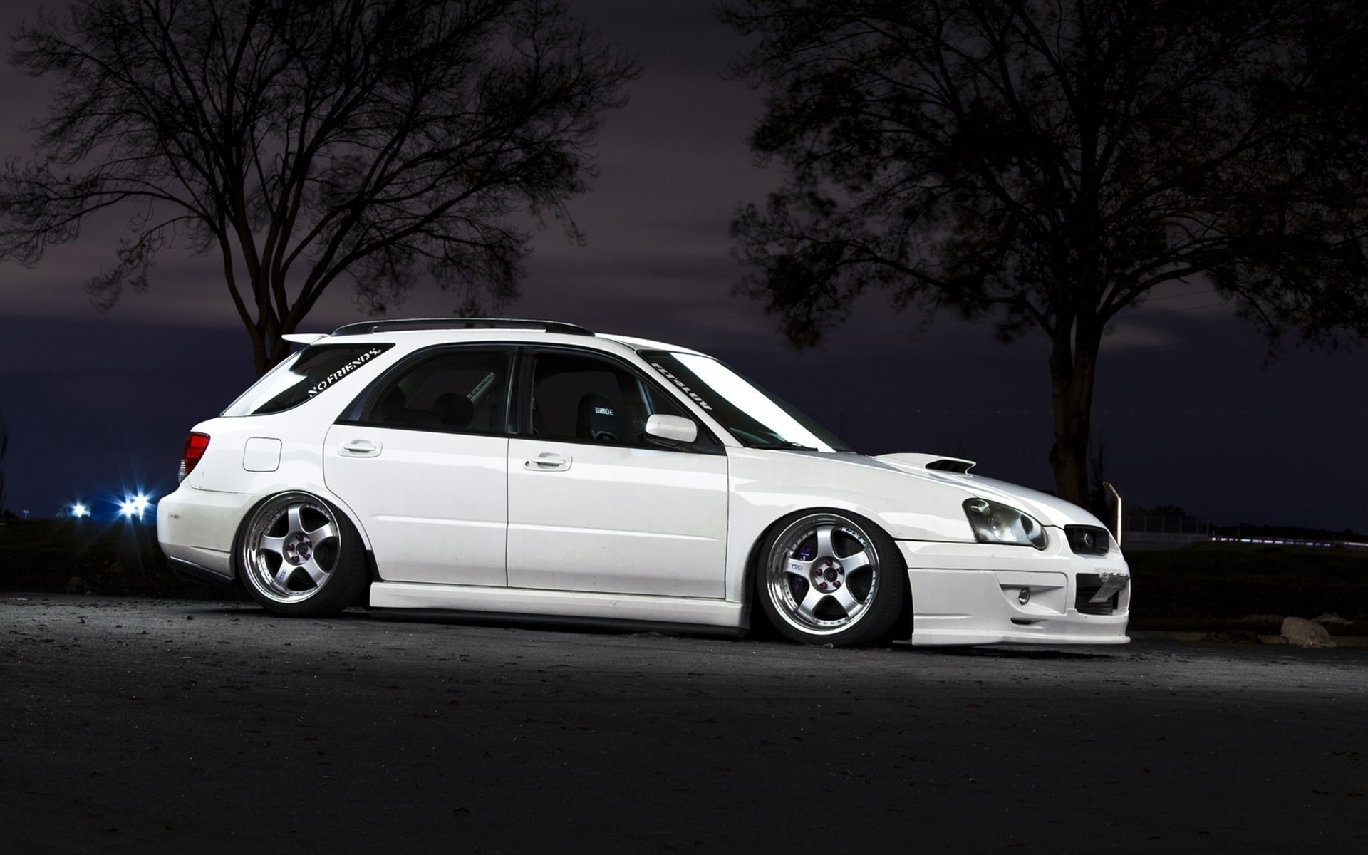 voiture blanc subaru impreza