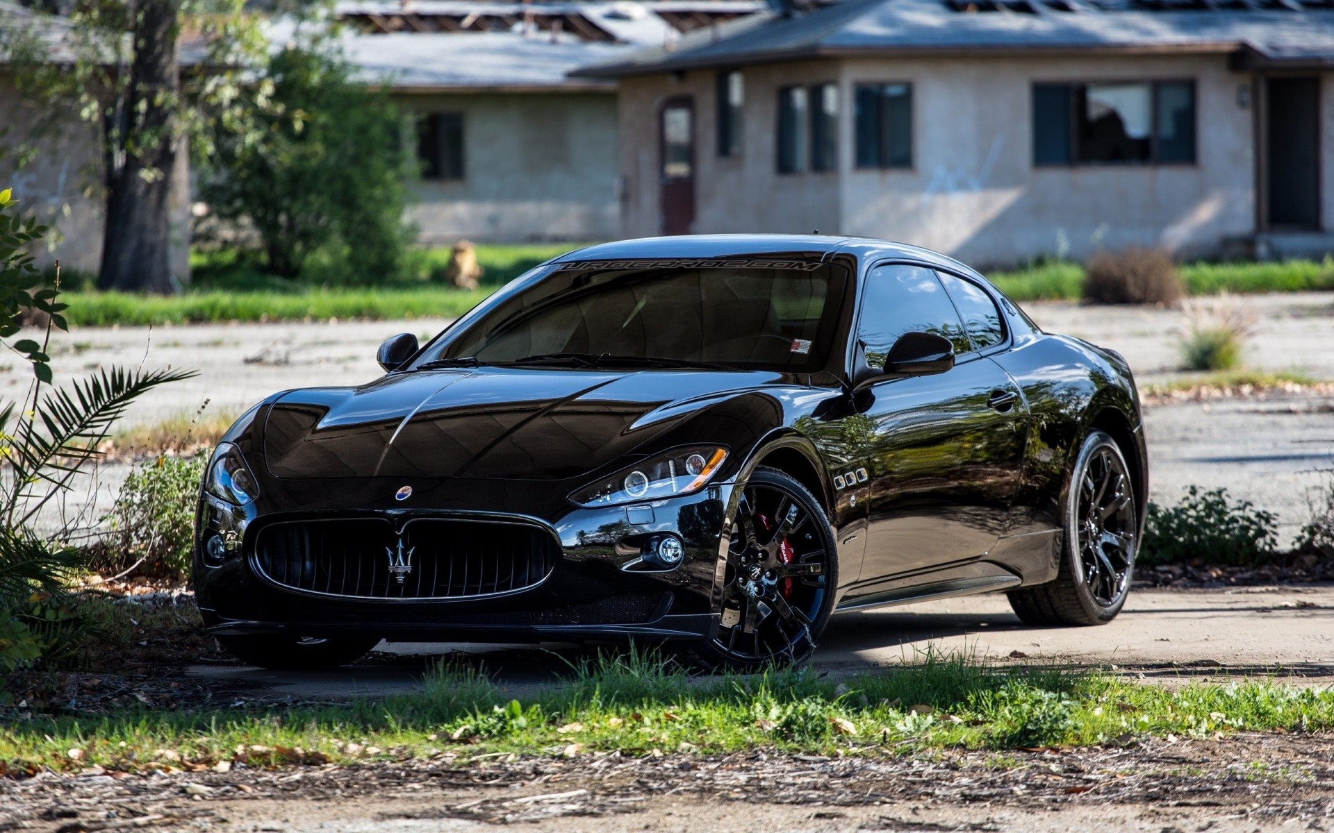 car maserati super car black