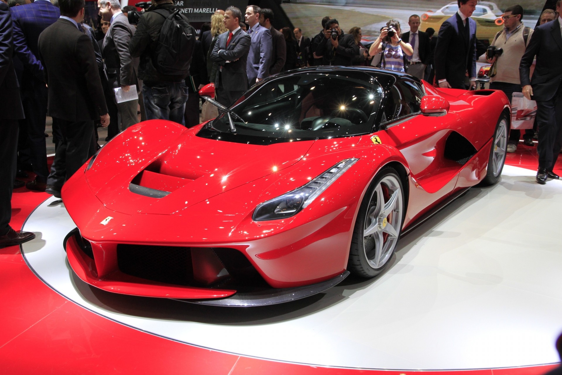 increíble ferrari italiano coche rojo rápido encantador de lujo