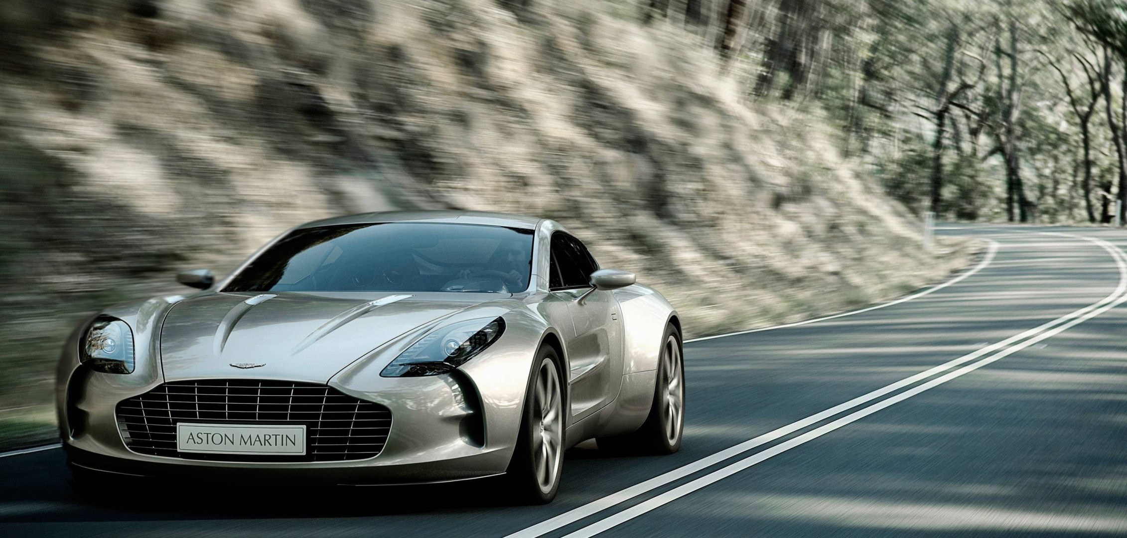 fresco aston martin divertimento auto