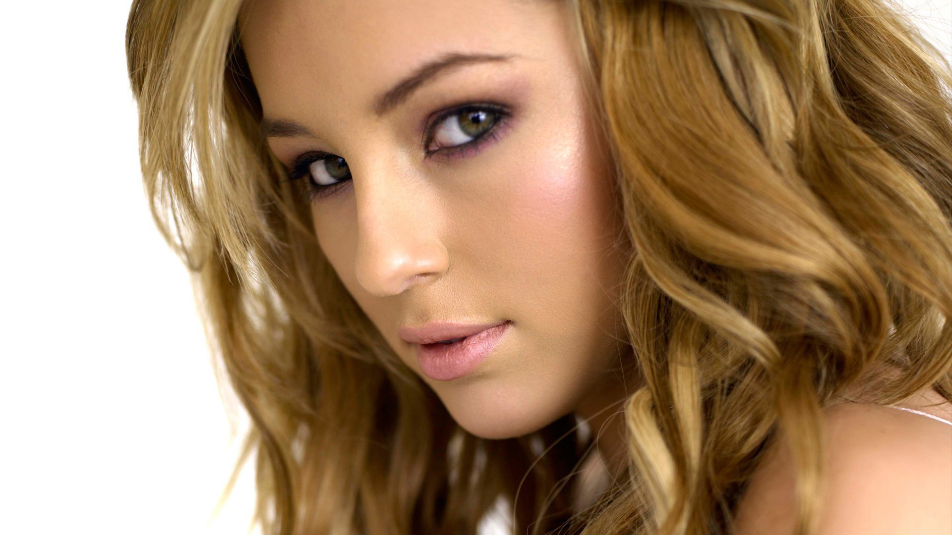 keeley hazell fille vue yeux lèvres cheveux