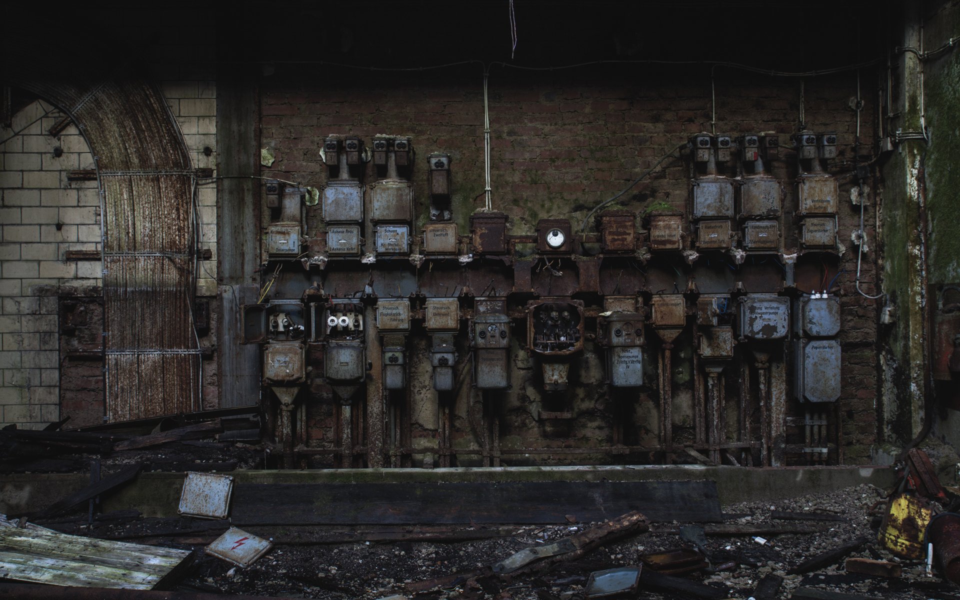 foto fábrica cables electricidad escudo abandono