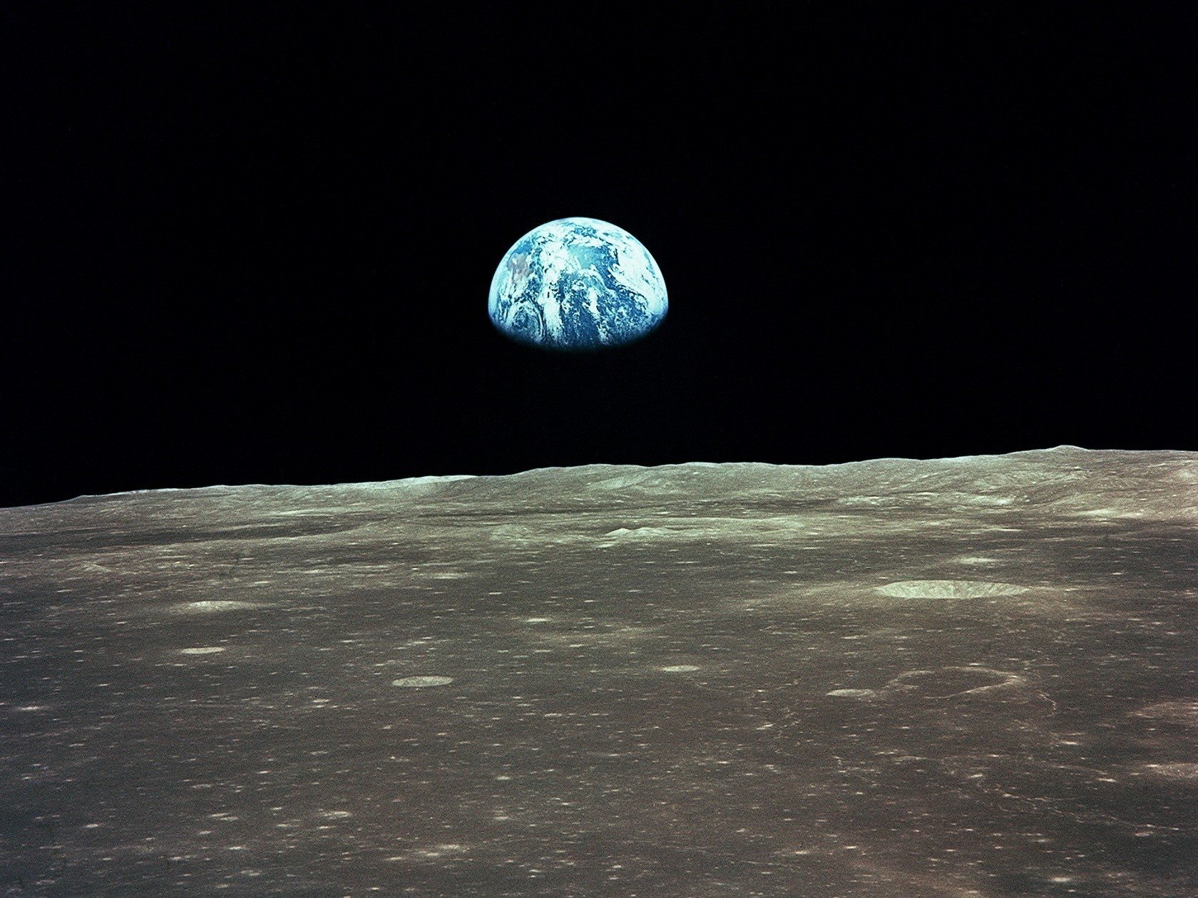 planètes terre plan sombre