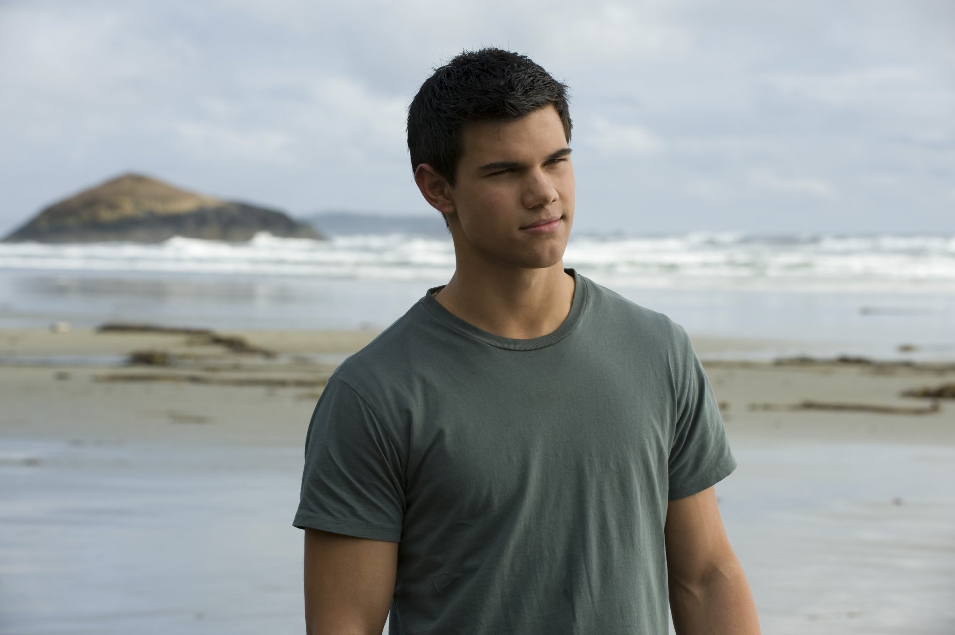 jacob new moon hit twilight look actors sea beach surf wave shore coast handsome brunette face