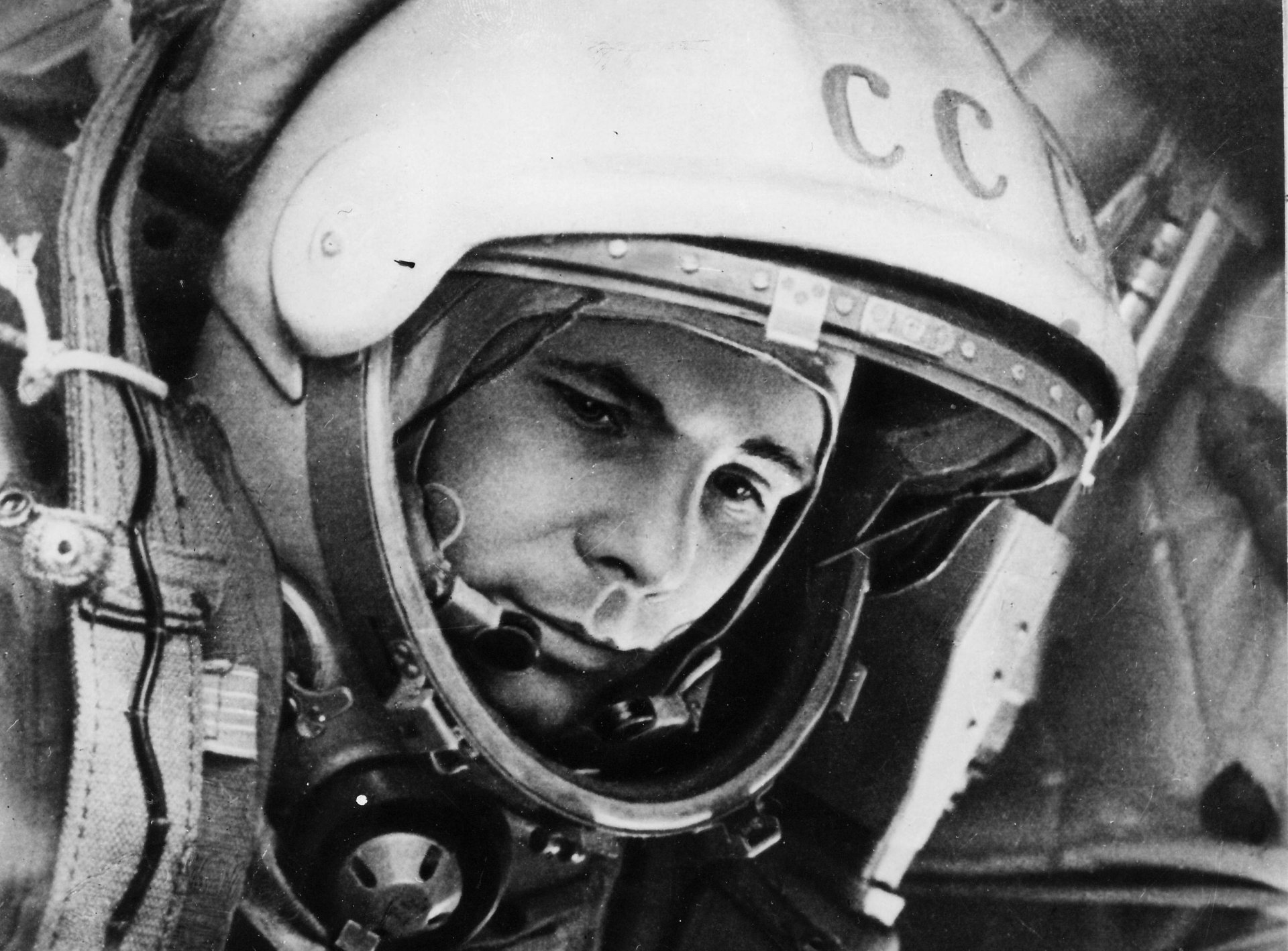 yuri gagarin udssr astronaut porträt blick augen gesicht schwarzweiß