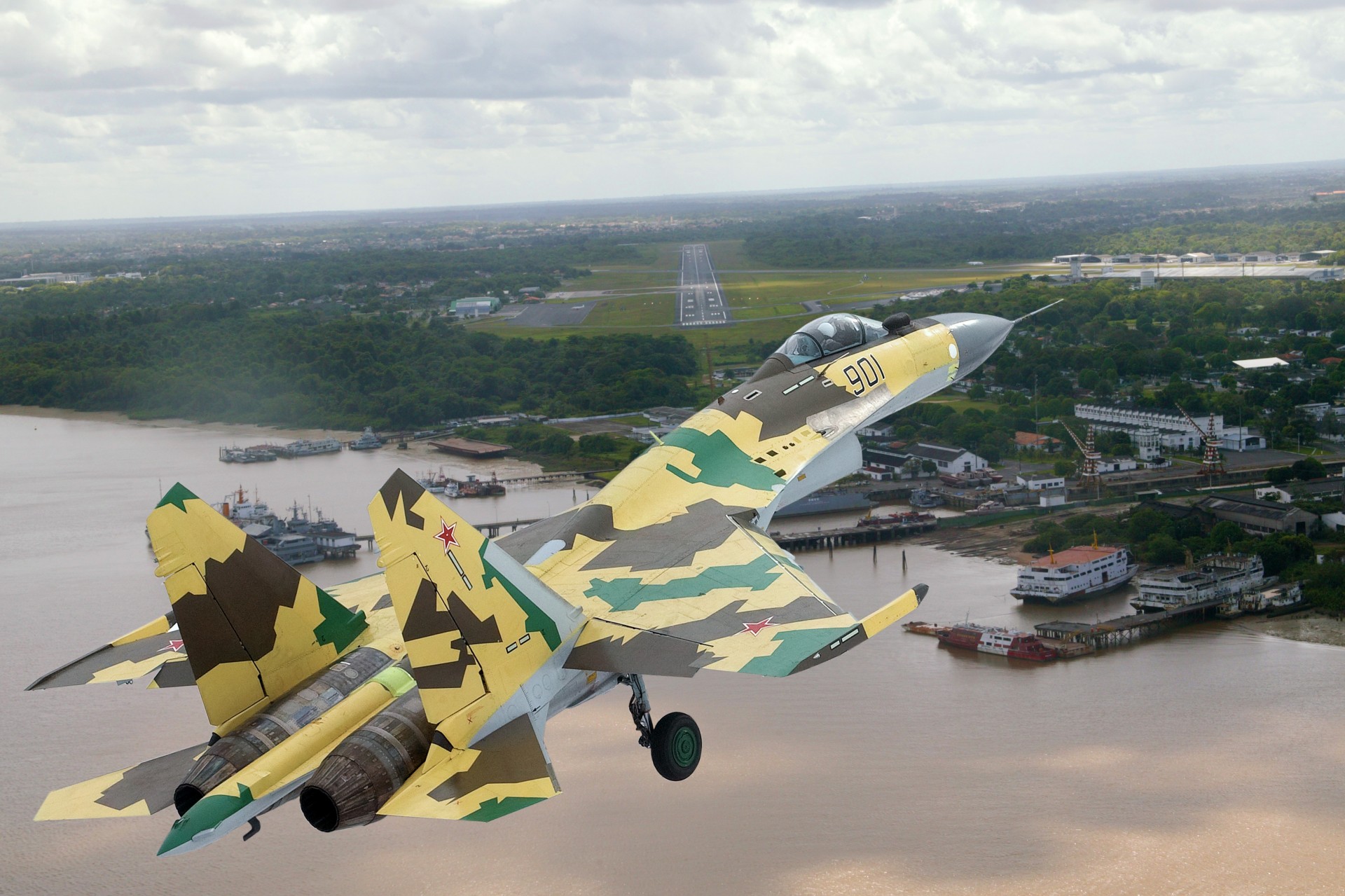 approche aérodrome rivage su-35 camouflage