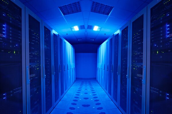 Server, Data Center su sfondo freddo