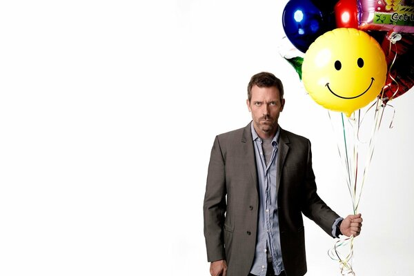 Le visage tué de l acteur de cinéma Dr House avec des ballons