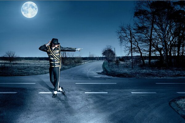 Moonwalk di Michael Jackson in uniforme militare