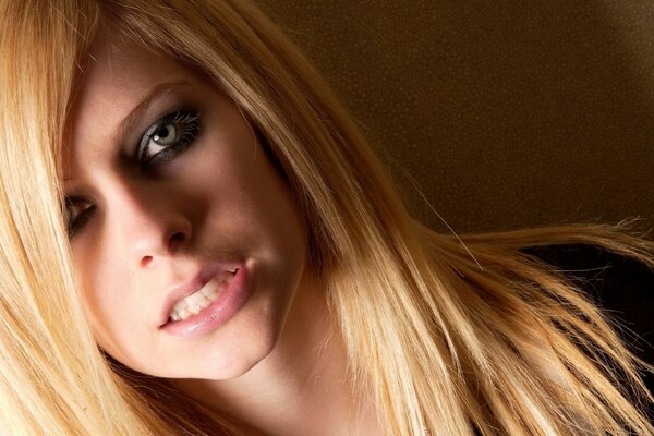 Portrait view of Avril Lavigne