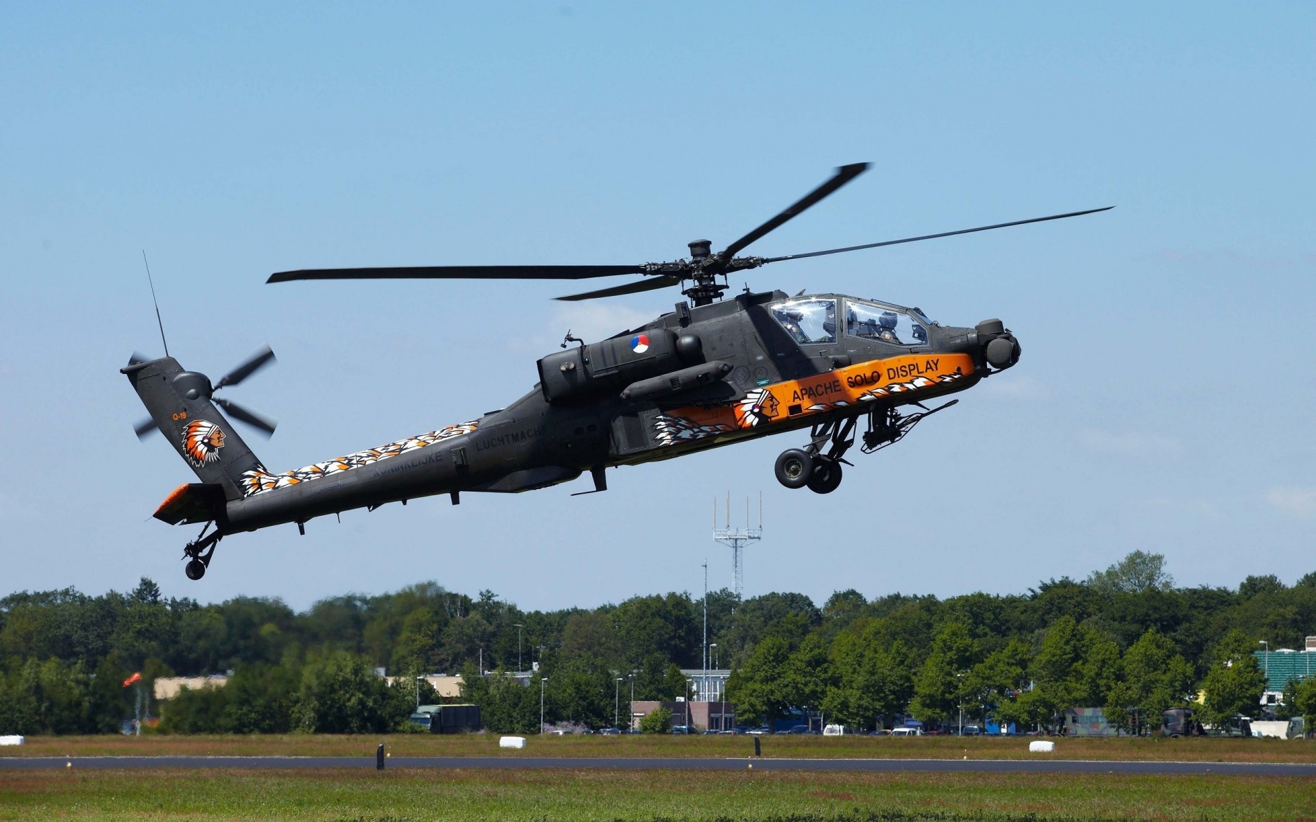 hubschrauber militär apache haupt schlagzeug