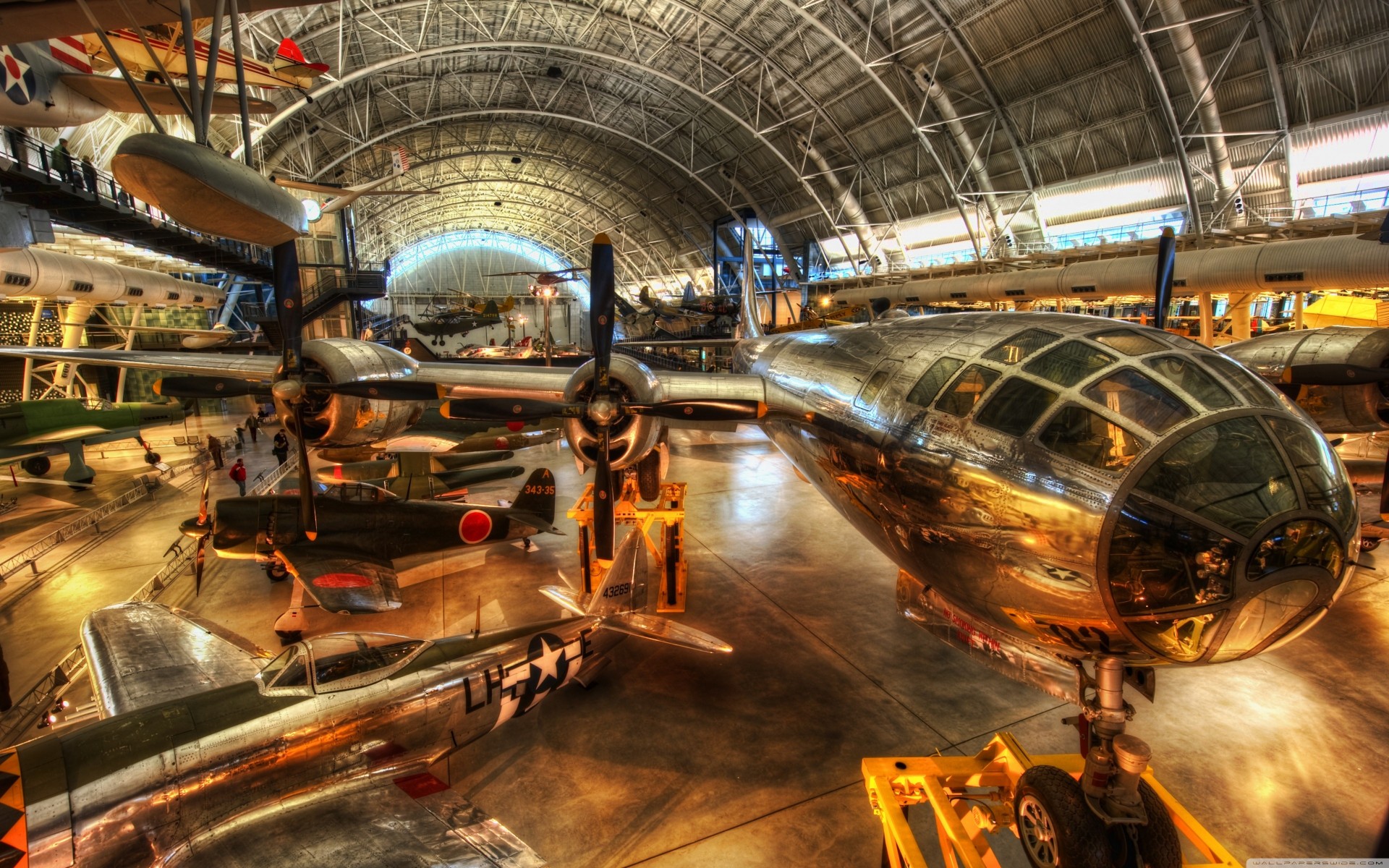 luftfahrt flugzeug hangar