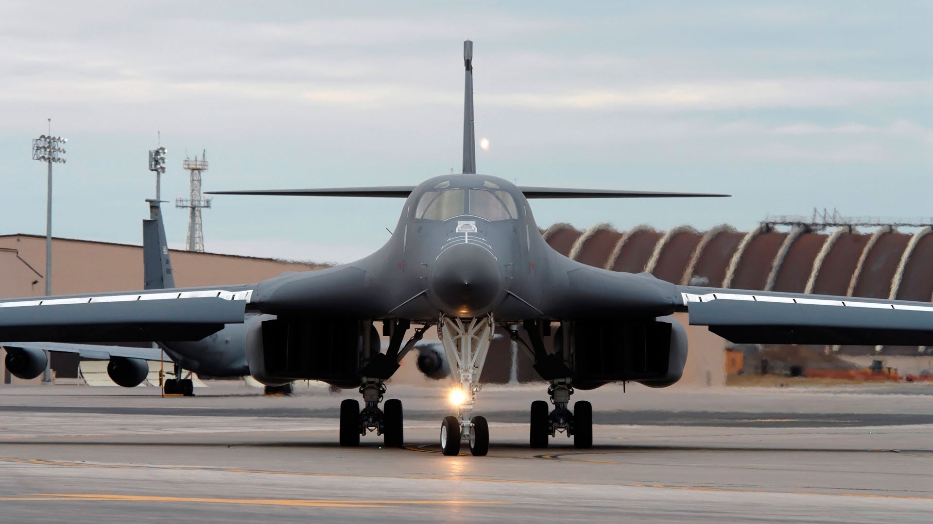 avion b-1 militaire bombardier