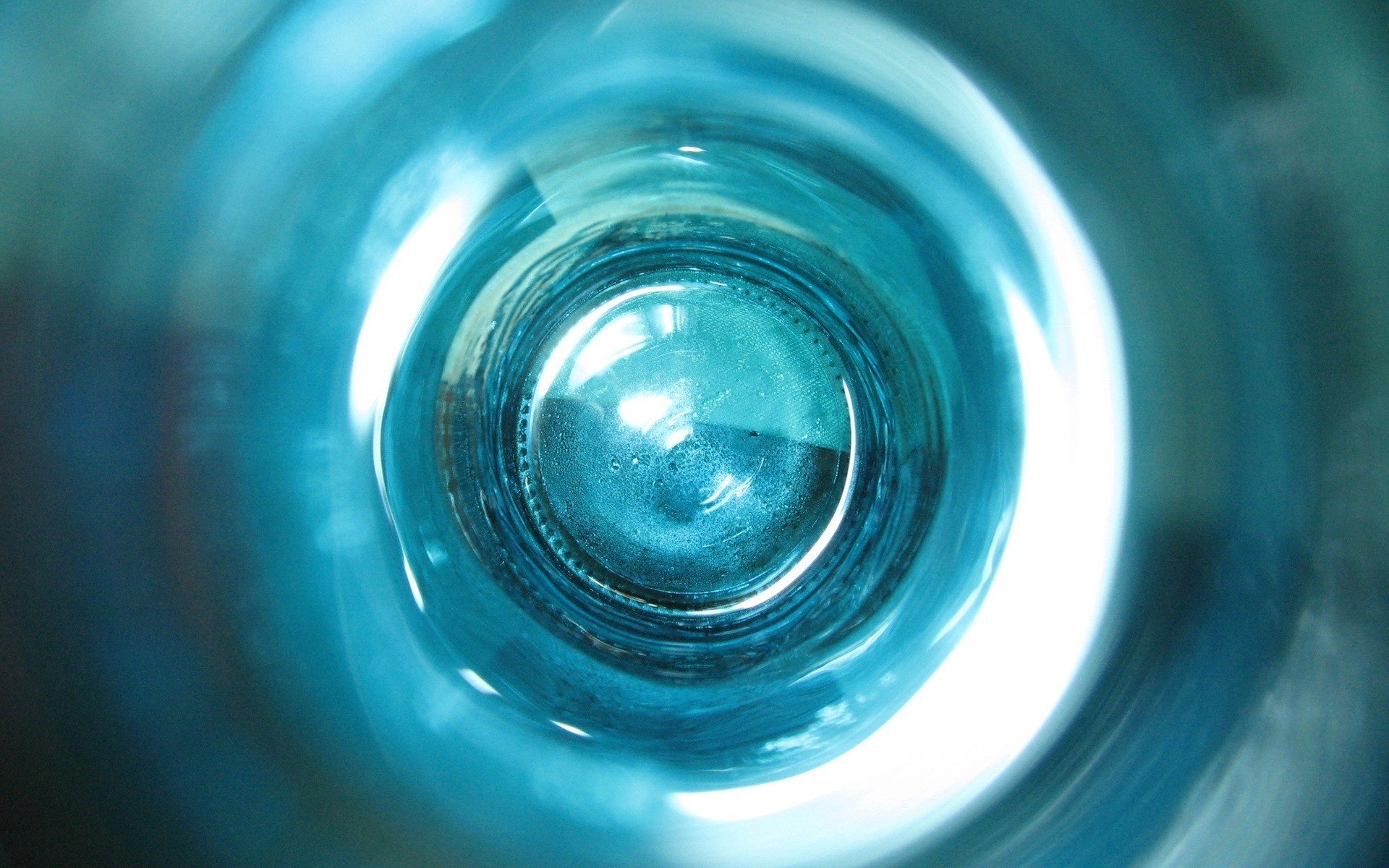 the bottom of the bottle circles blue