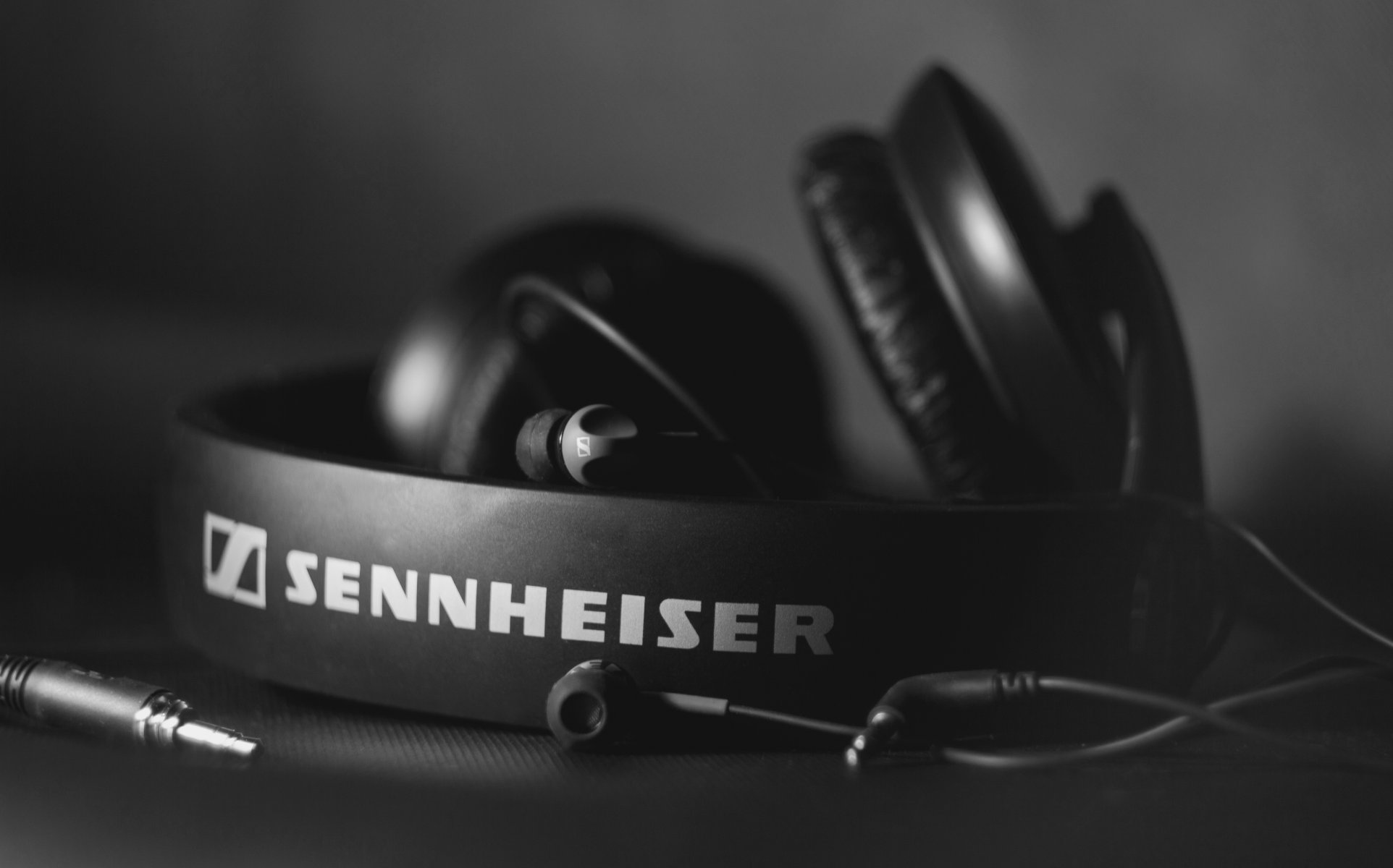 ennheiser hd 205 casque noir et blanc salut-technologie