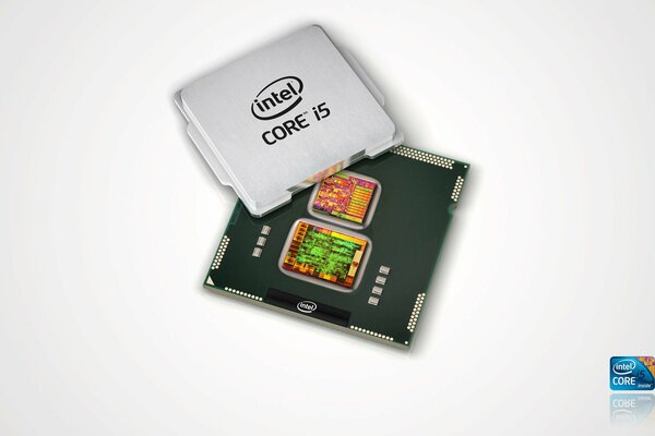 Anuncio del producto Intel core i5 sobre fondo blanco