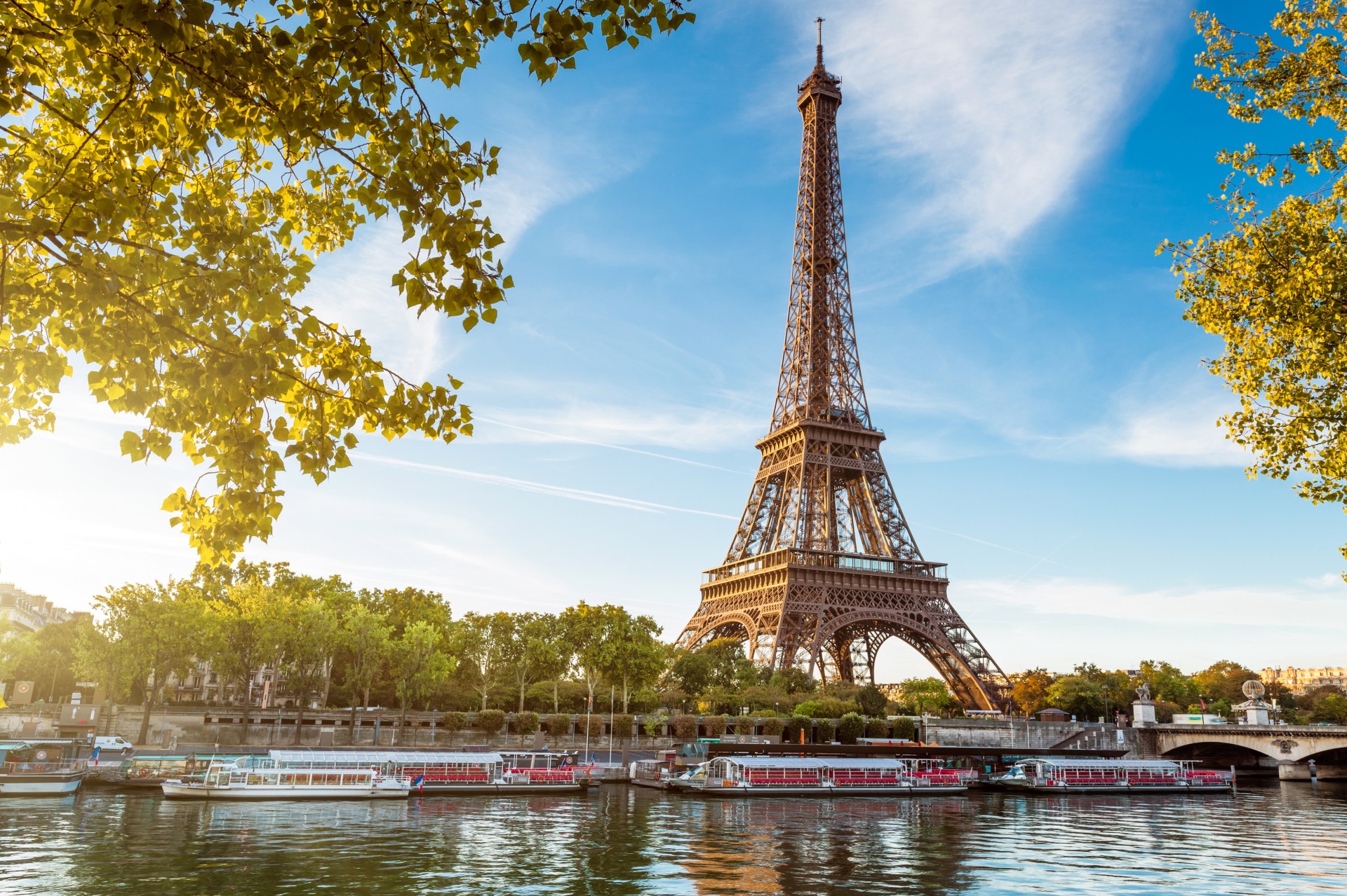 paris eiffelturm qatar airways la tour eiffel