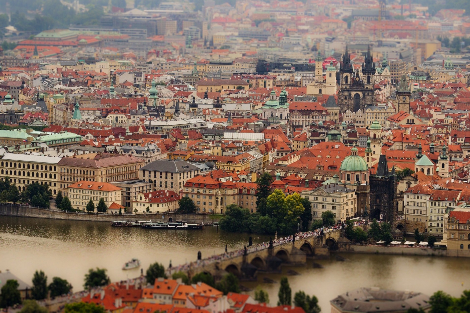 moldau karlsbrücke fluss brücke gebäude panorama tschechische republik prag