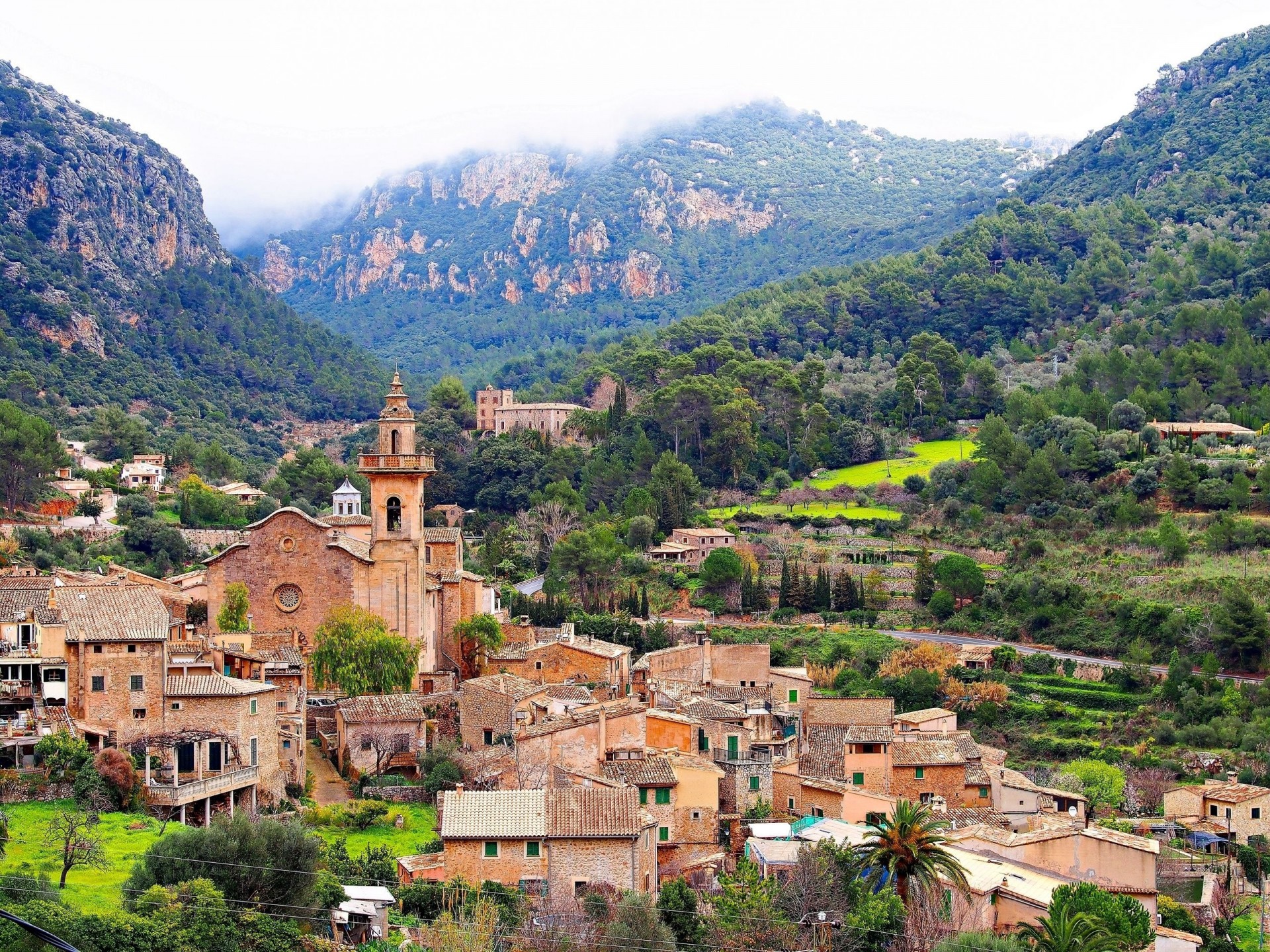 majorque majorque panorama bâtiment espagne montagnes maisons