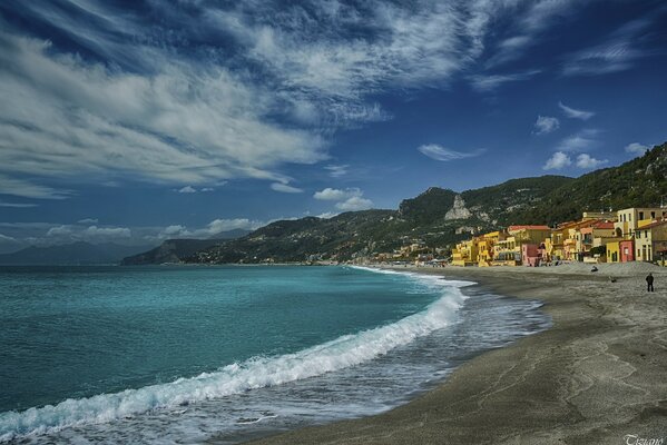 Impresionante paisaje de la costa del transparente mar de Liguria