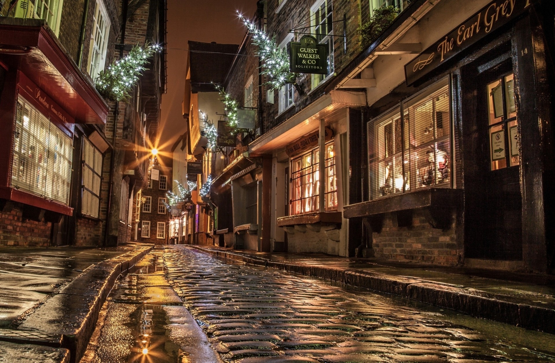 noël angleterre nuit nouvel an fenêtre rue lumière route pavés maisons