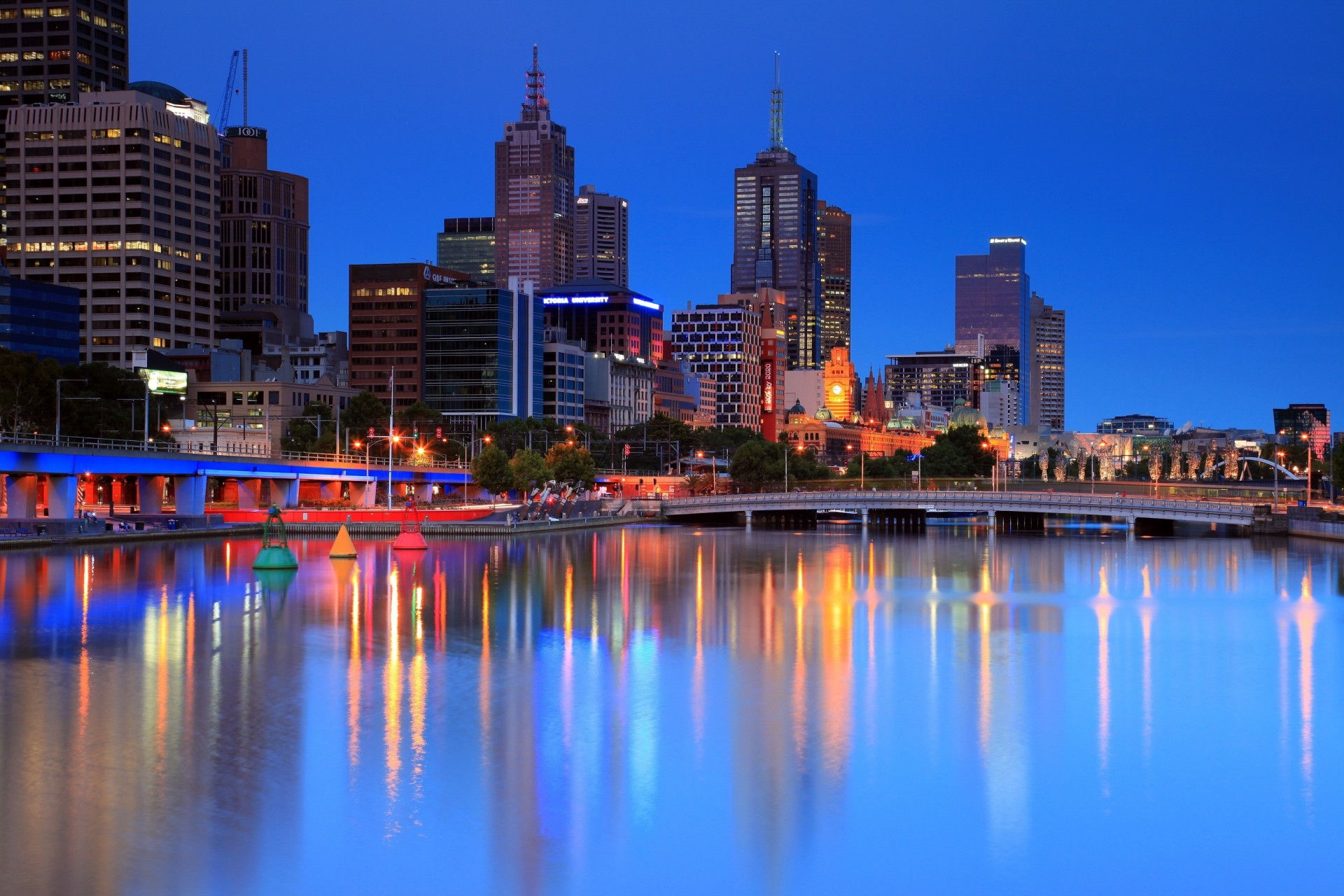 pont arbres melbourne nuit arbres. australie ville maisons