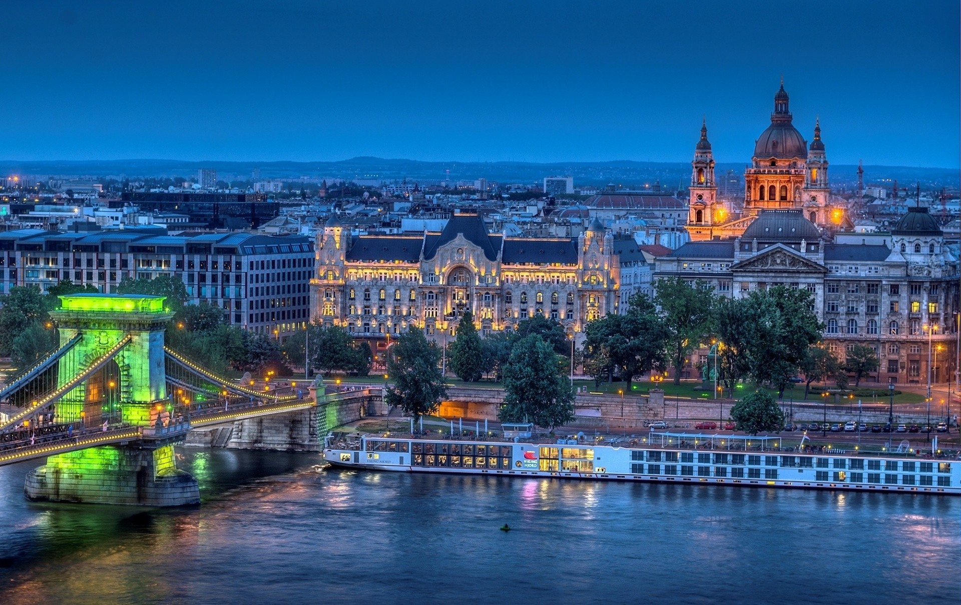 tempel kathedrale fluss budapest ungarn kettenbrücke von széchenyi basilika von st. istvan donau