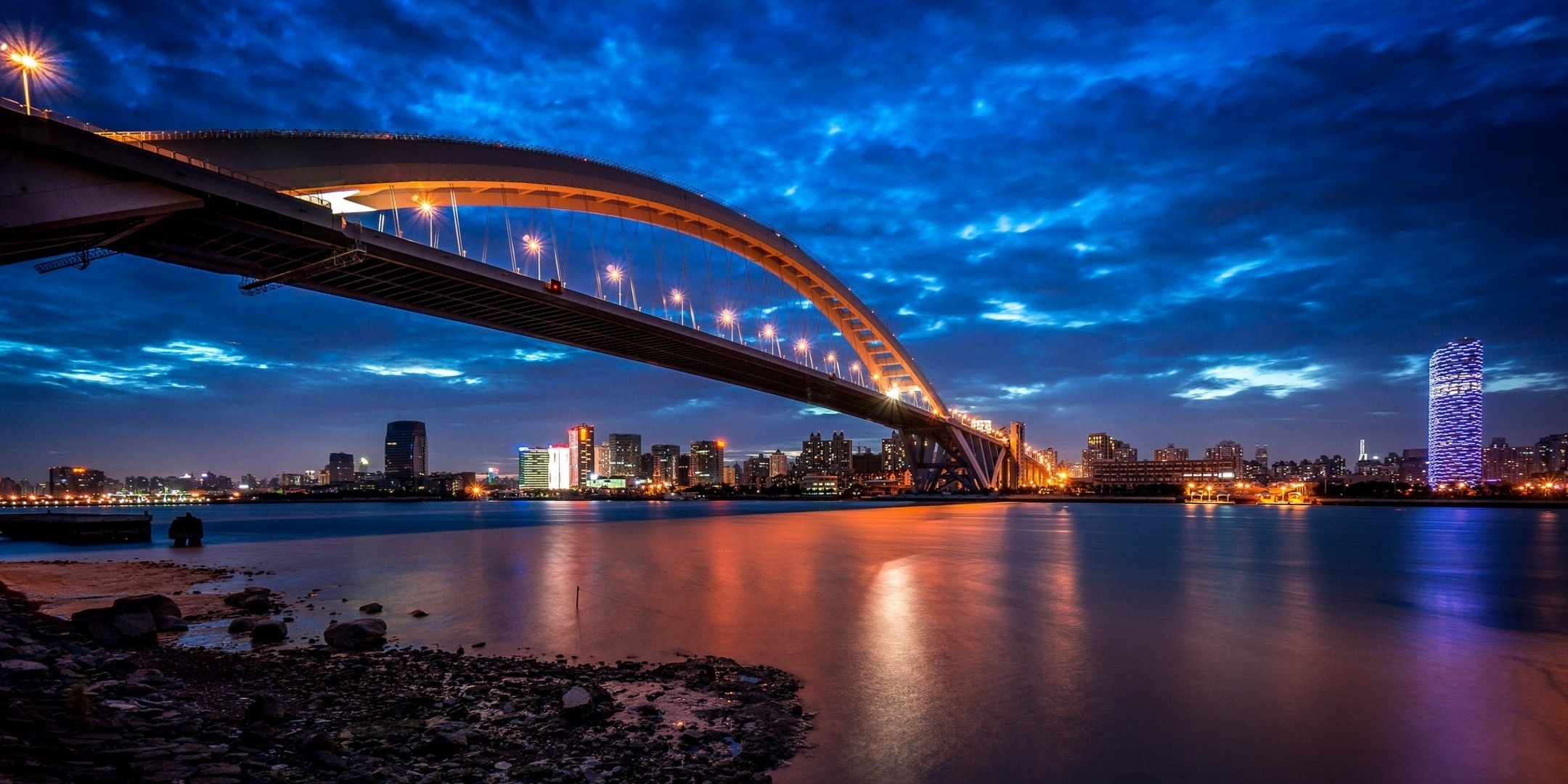 fiume di huangpu cina shanghai città di notte ponte