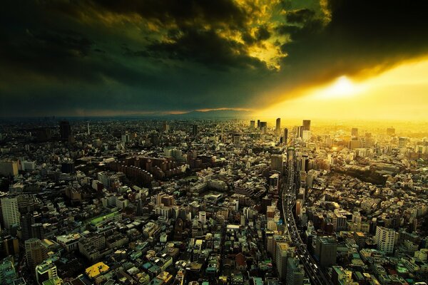 Lucarne dans le ciel au-dessus des bâtiments de la ville