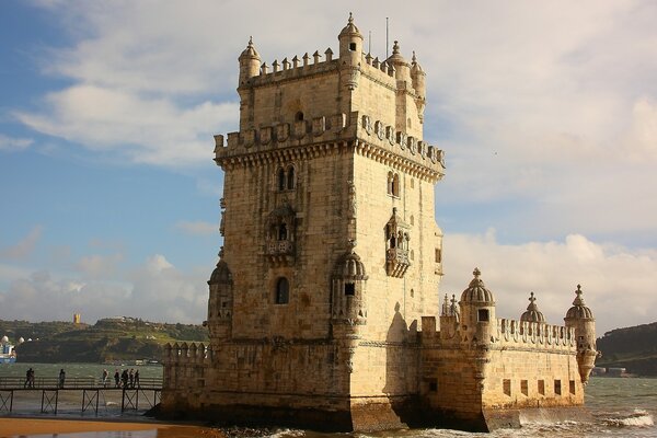 El poderoso castillo es una fortaleza popular