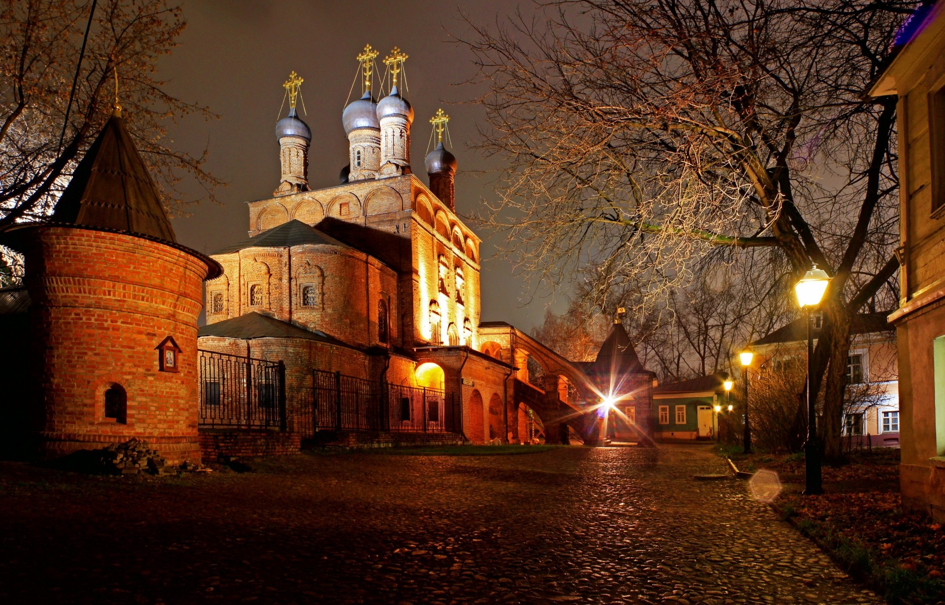 rue moscou nuit