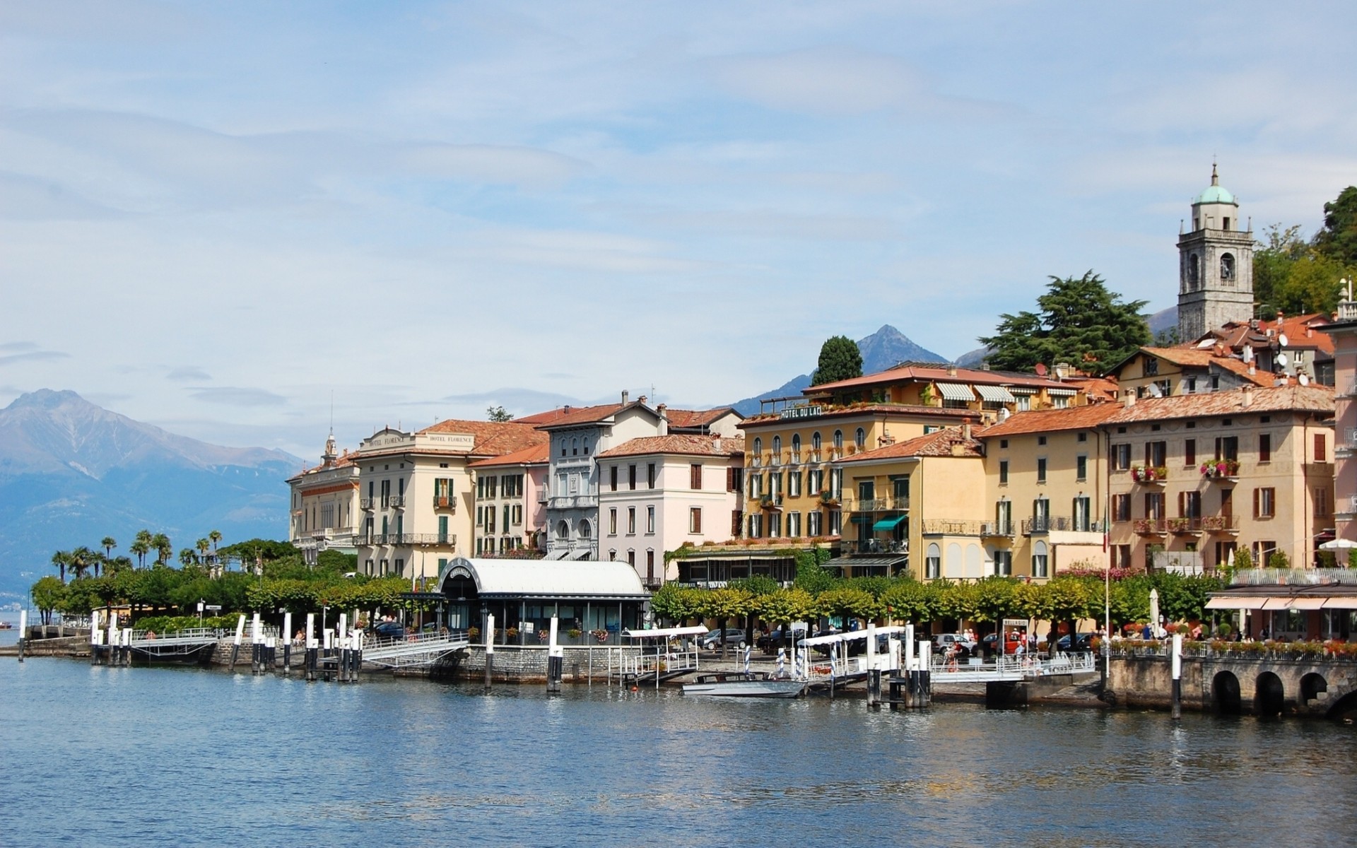 italien promenade lombardei liegeplätze bellagio see comer see gebäude landschaft berge