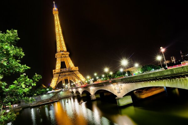 Der Eiffelturm in Paris