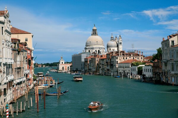 Vue sur le magnifique canal de Venise