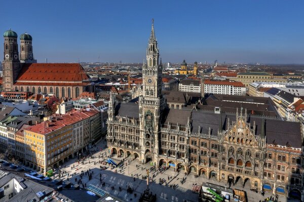 Plac w Niemczech Bawaria Nowy Ratusz w Monachium