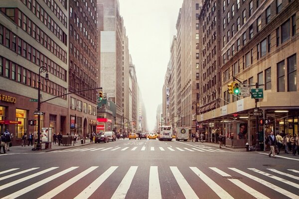 Road and pedestrian crossing in Chicago