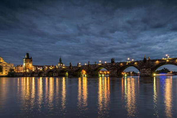 Lumières de la ville de nuit