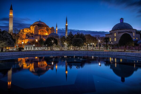 Vista nocturna de Estambul