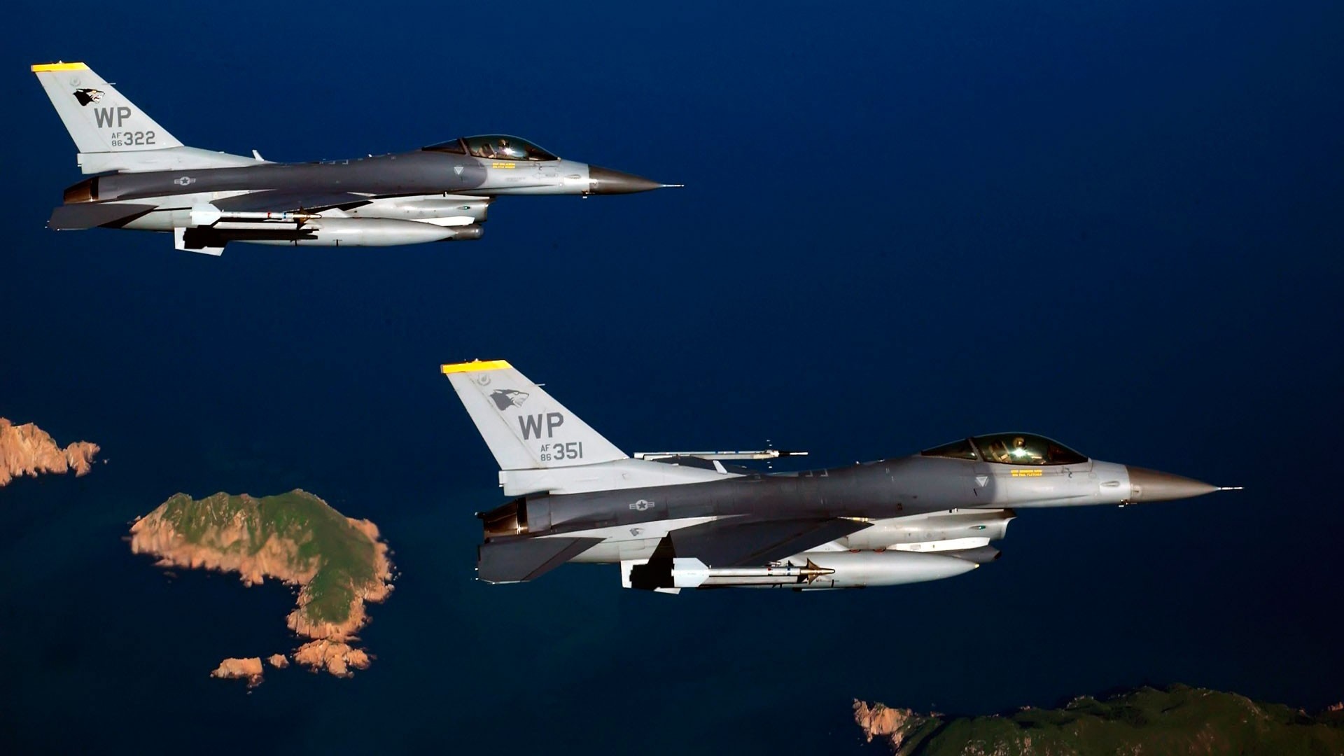 caccia militare f-16 aereo