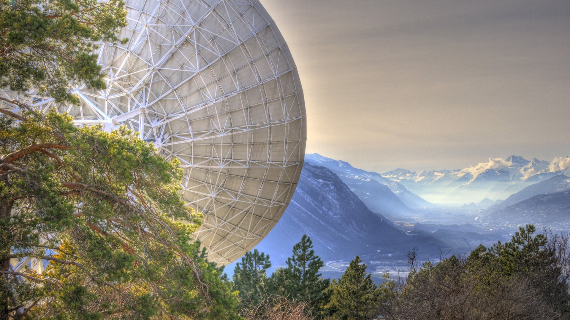 forschungszentrum panorama berge antenne natur bäume höhe ansicht landschaft nebel klippe kronen